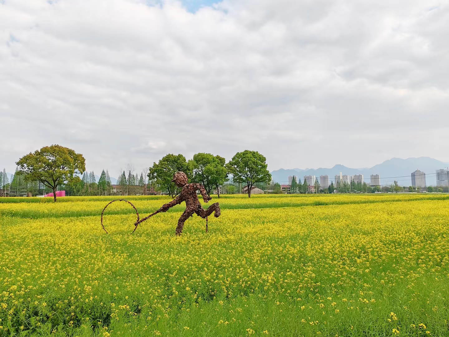 義烏附近農(nóng)家樂哪里好（有山有水菜好吃）